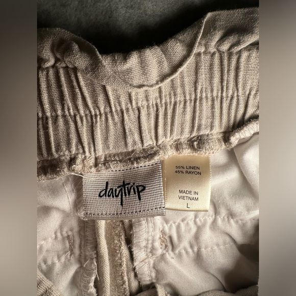 Daytrip khaki paper bag shorts size L - Picture 6 of 7